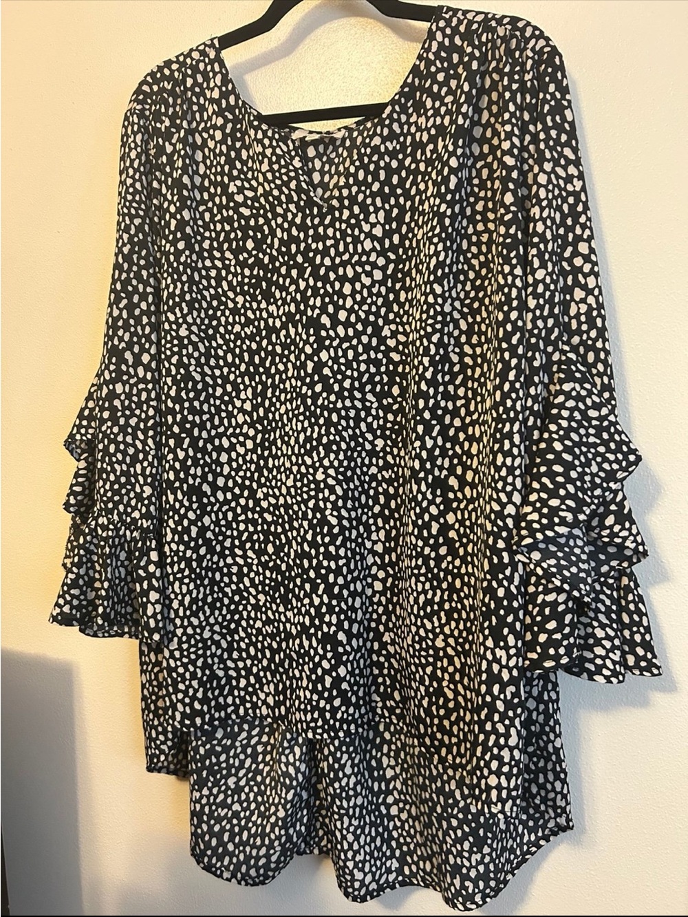 Umgee Black and White Dot Ruffle-Sleeve Blouse